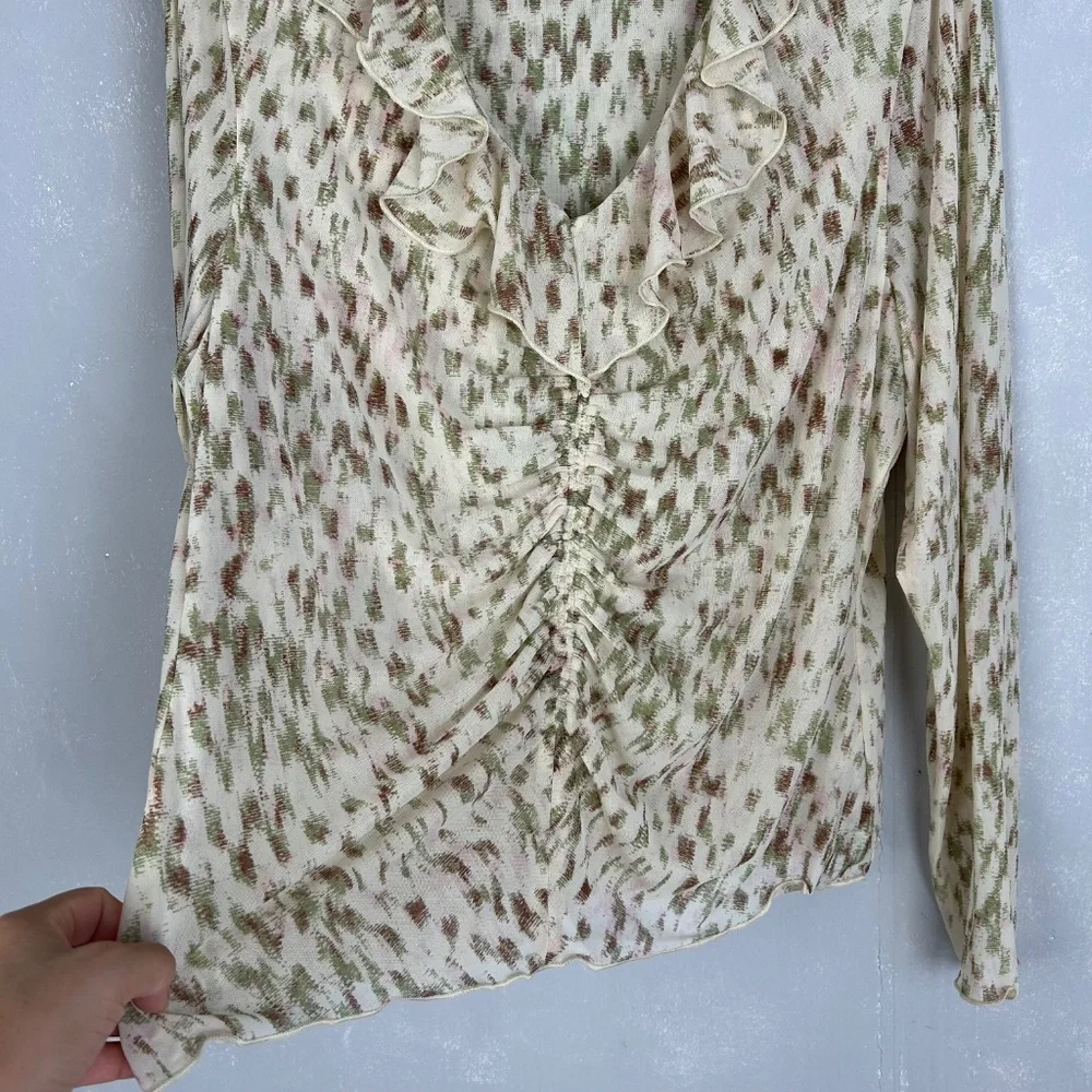 Cabi size XL Dapple top long sleeve ruched ruffle v-neck stretch mesh beige 4532 - Picture 6 of 14